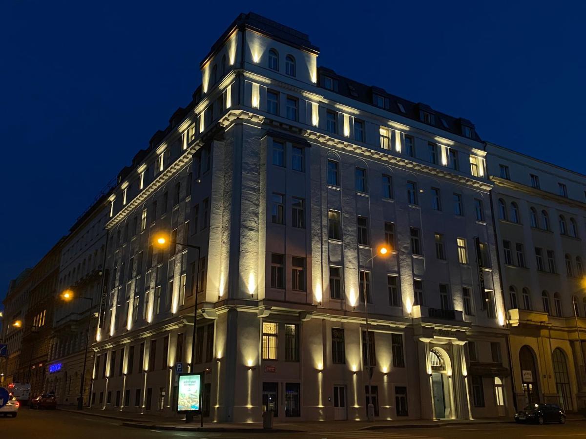 The Gold Bank Hotel Прага Екстериор снимка